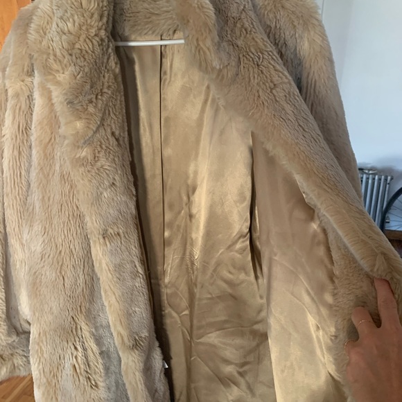 Versailles by Hillmore vintage fur coat. - Picture 3 of 4